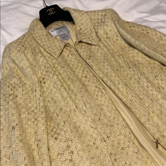 Vintage CHANEL Yellow Jacket - Picture 9 of 9
